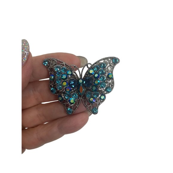 Vintage Fashion Butterfly Brooch Crystal Rhinestones Blue Aqua Teal Silver Tone - Picture 10 of 17